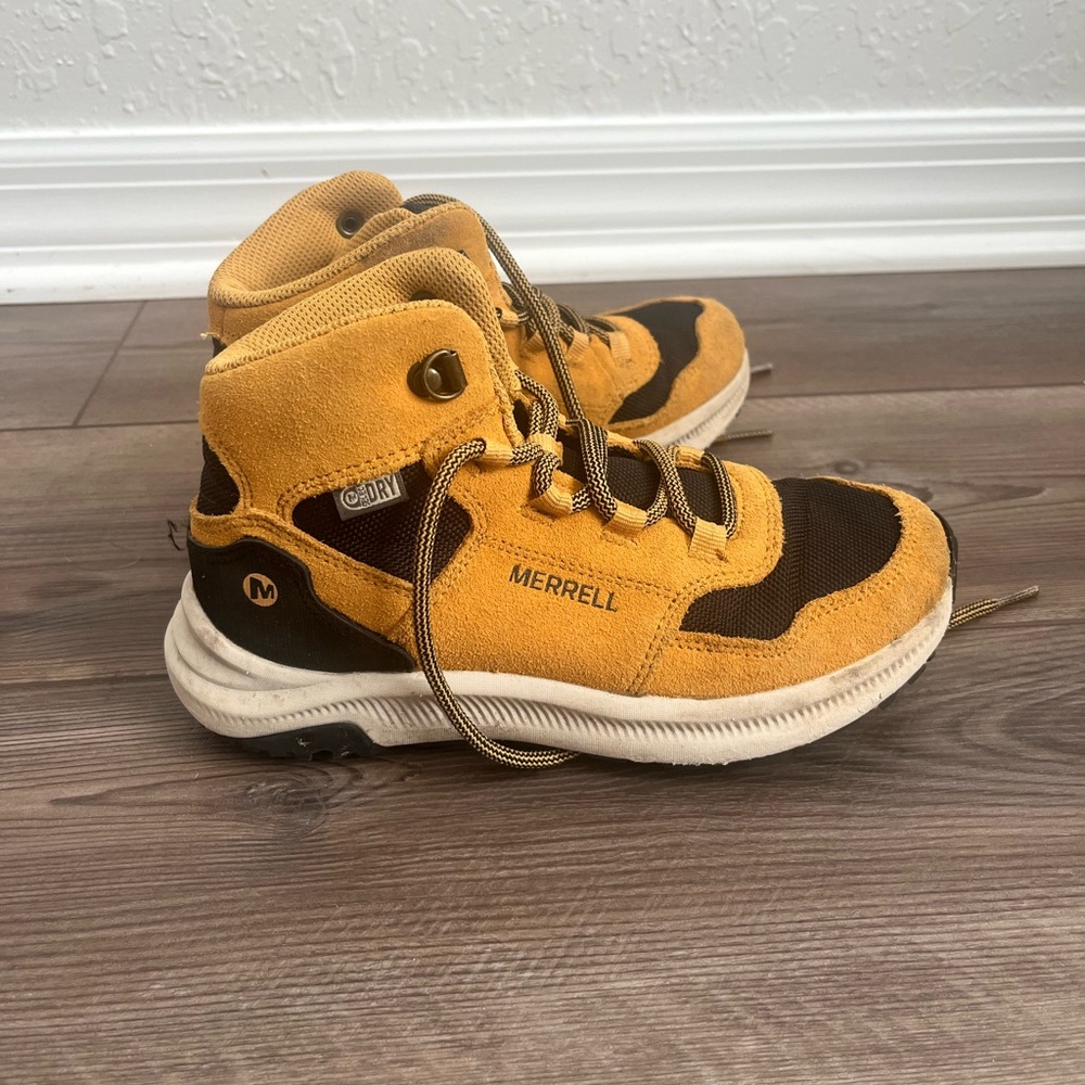 Merrell leather boots Youth size 2M